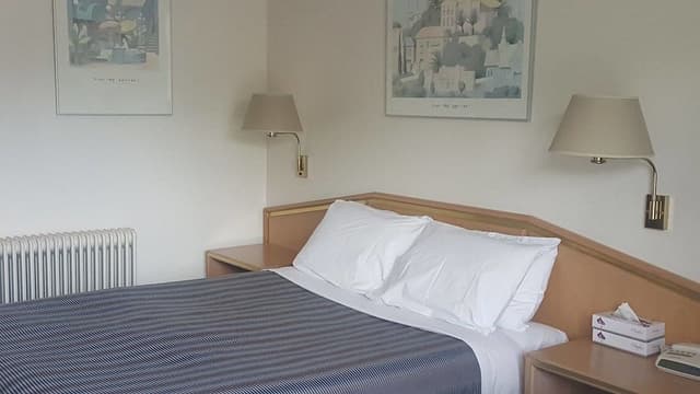 Standard Room, 1 Queen Bed