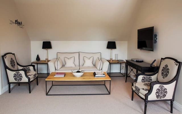 Provincial Suite