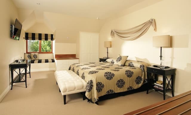 Provincial Suite