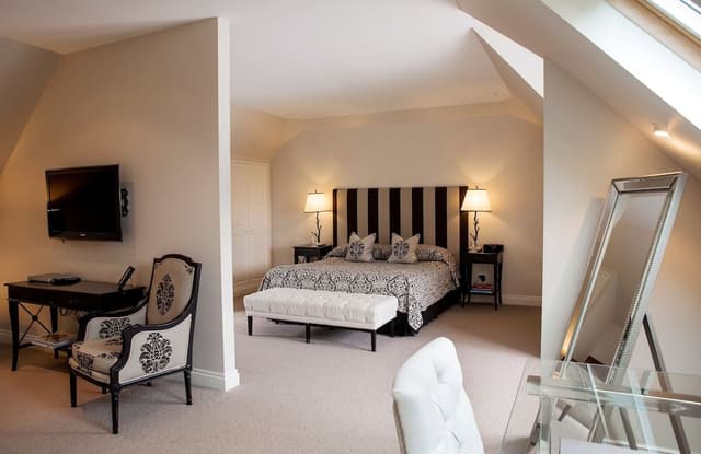 Provincial Suite