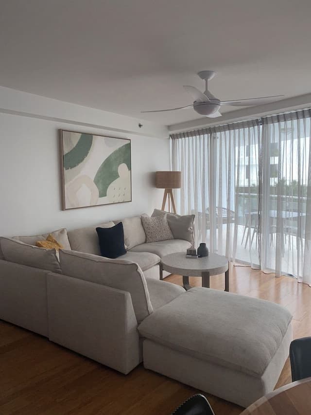 2 Bedroom Apartment w Queen and King Bed