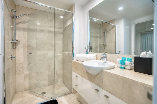 Sub Penthouse Luxury Three Ensuite