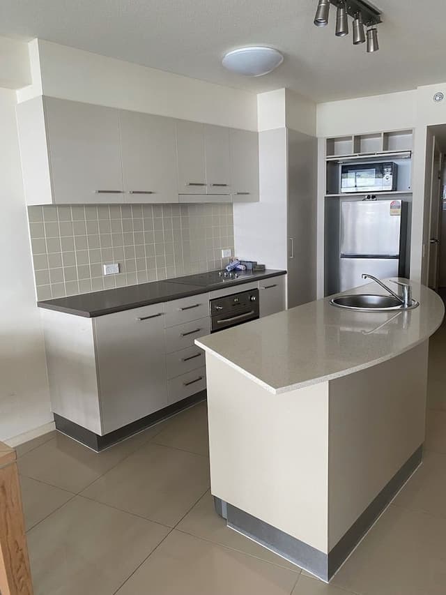 2 Bedroom Apartment w Queen and King Bed