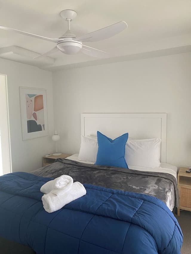 2 Bedroom Apartment w Queen and King Bed