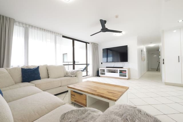 Three-Bedroom Apartment - Pool View