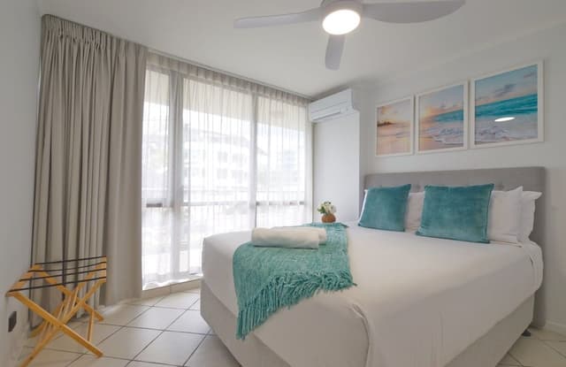 Three-Bedroom Apartment - Pool View