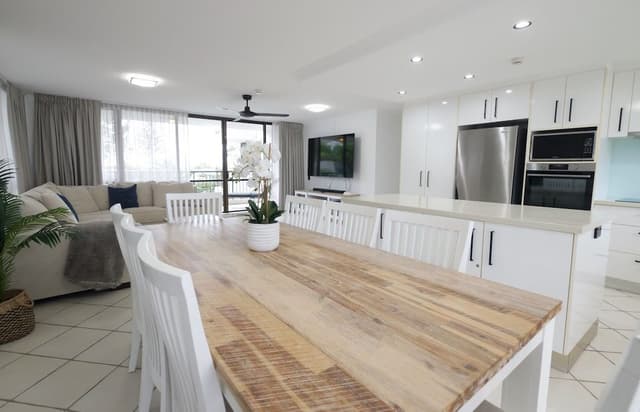 Three-Bedroom Apartment - Pool View