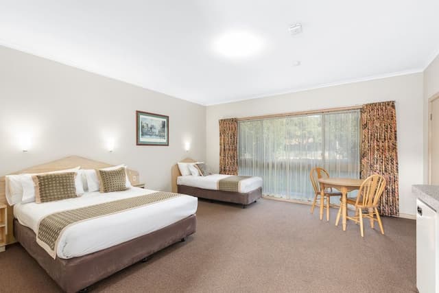 Standard Twin Room, Multiple Beds, Bathtub