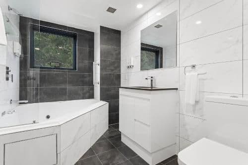2-Bedroom Deluxe Apartment