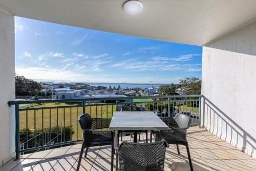 1-Bedroom Deluxe Apartment with Walk-In Shower
