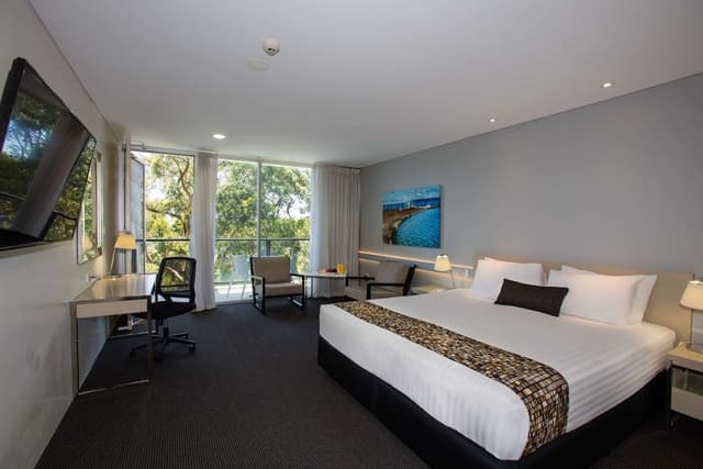 Superior Room, 1 King Bed, Non Smoking