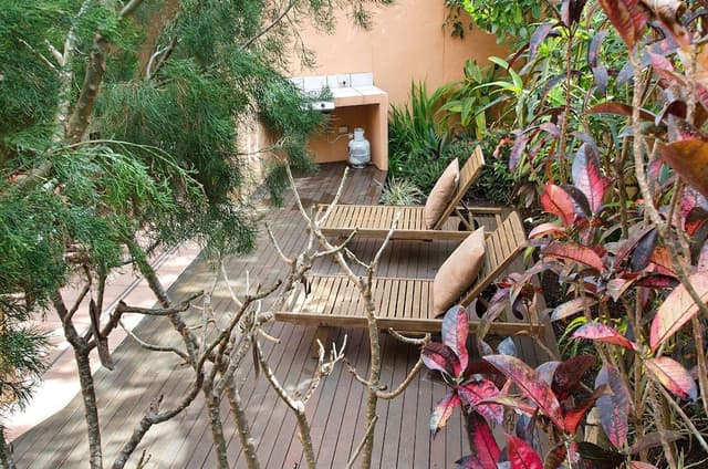 Luxury Courtyard Apartment (Queen)