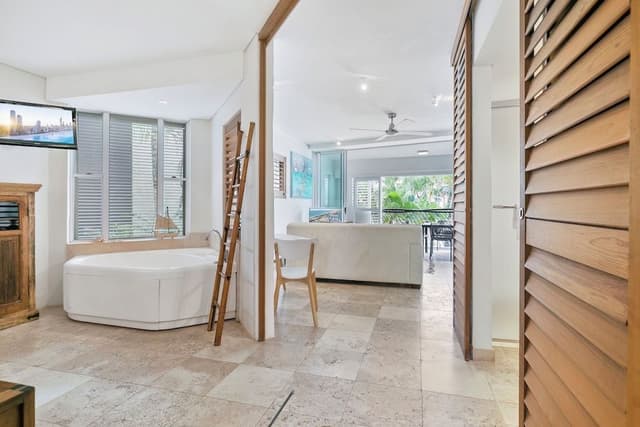 Pool Side Suite