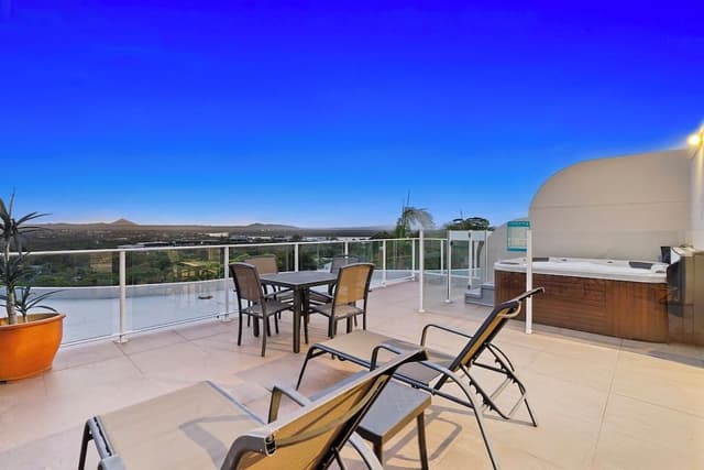 Premium Penthouse, Hot Tub, Mountain View