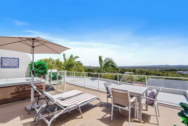 Premium Apartment, 2 Bedrooms, Hot Tub, Mountain View