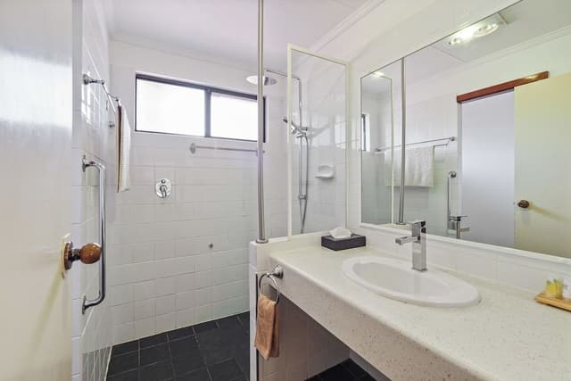 Panoramic Studio Suite, Multiple Beds, Kitchen, Garden View