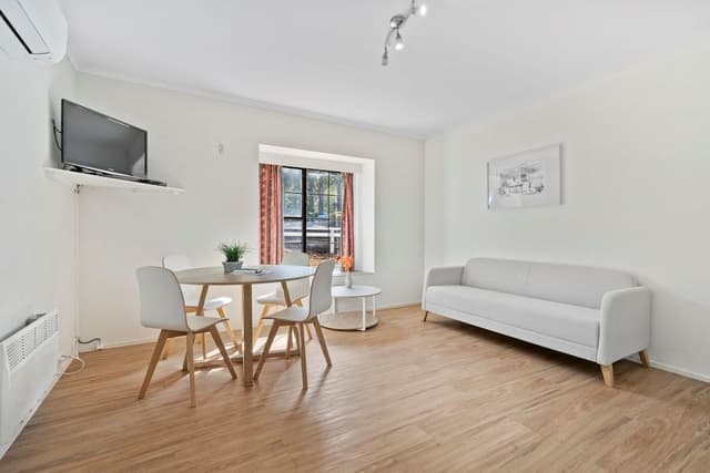 2 Bedroom Queen Apartment