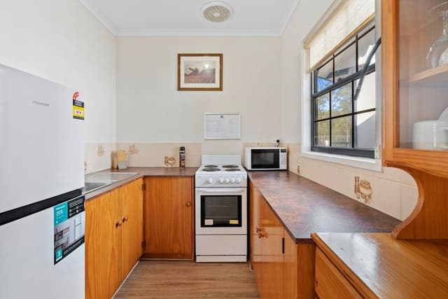 2 Bedroom Queen Apartment