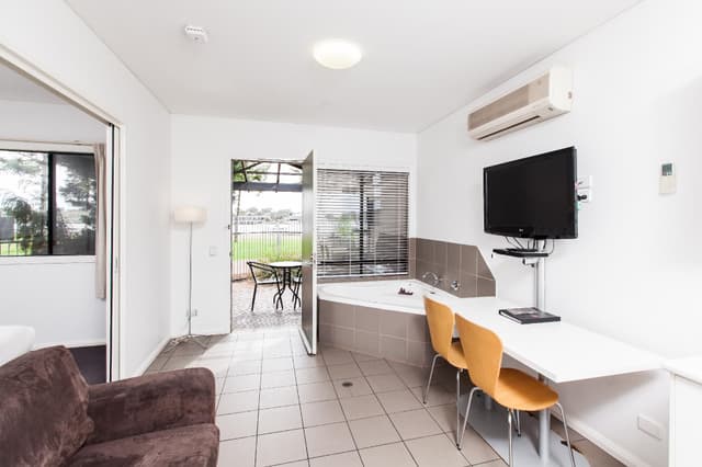 Waterfront One Bedroom Spa Apartment