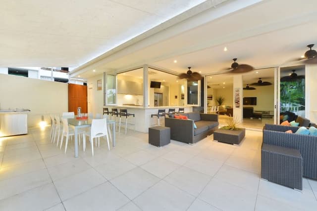 Sun Deck 2 Bedroom Apartment
