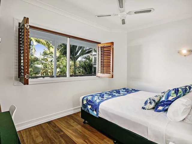 Room (Hotel)