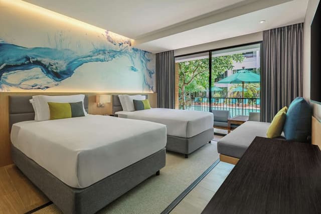 TWIN DELUXE ROOM POOL SIDE