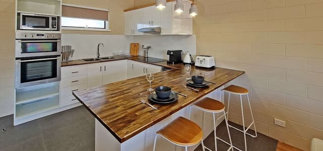 Apartment, 1 Bedroom, Non Smoking (1 King Bed)