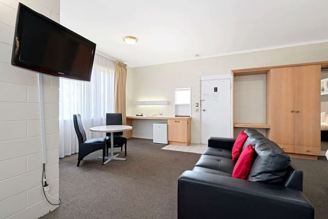 King Spa Room