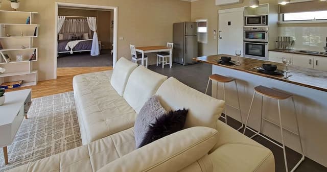 Apartment, 1 Bedroom, Non Smoking (1 King Bed)