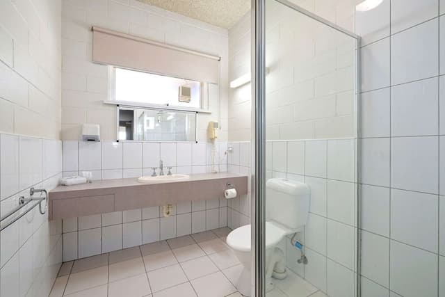 Standard Suite (1 Queen Bed & 1 Twin Bed)