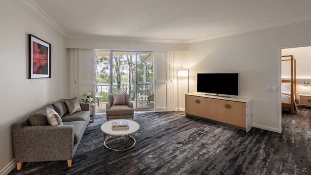 Suite, 1 King Bed with Sofa bed, Garden View (Homestead)