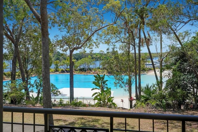 Classic Room, 1 King Bed, Lagoon View