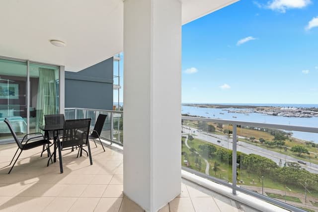 1 Bedroom Ocean View Apartment