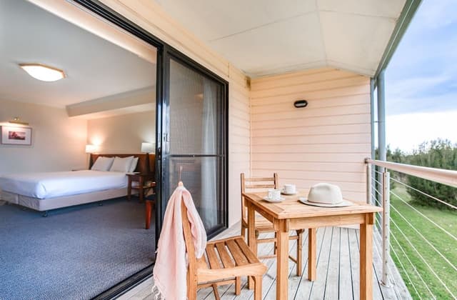Water View King Room