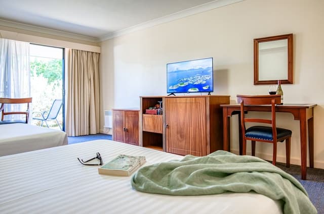 Water View King Room