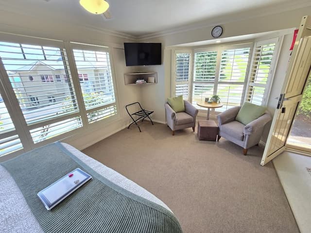 Premium Studio, 1 King Bed, Bay View, Beachside