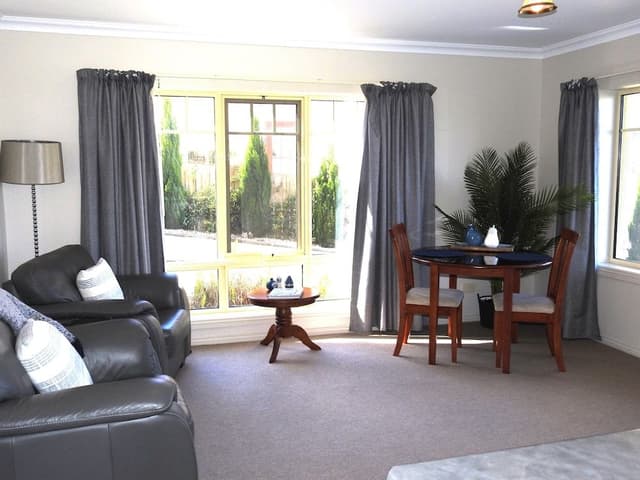 Premium Apartment, 1 King Bed, Bay View, Beachside