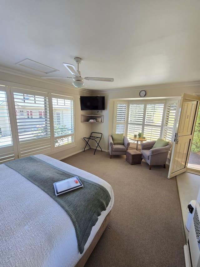 Premium Studio, 1 King Bed, Bay View, Beachside
