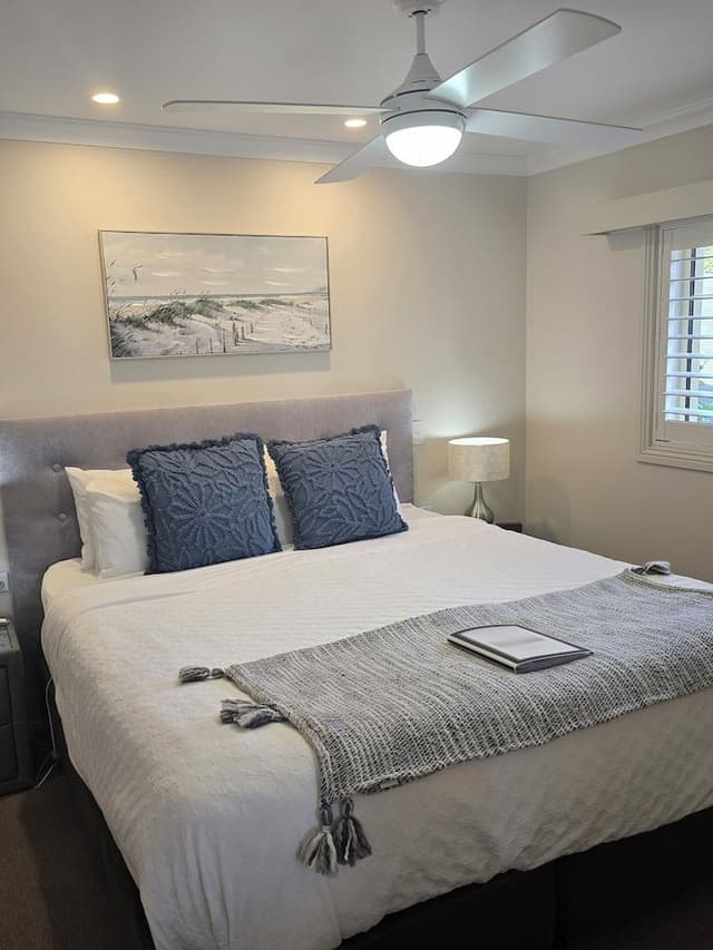 Premium Apartment, 1 King Bed, Bay View, Beachside