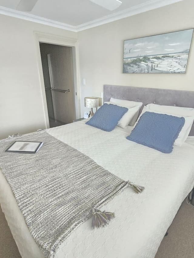 Premium Apartment, 1 King Bed, Bay View, Beachside