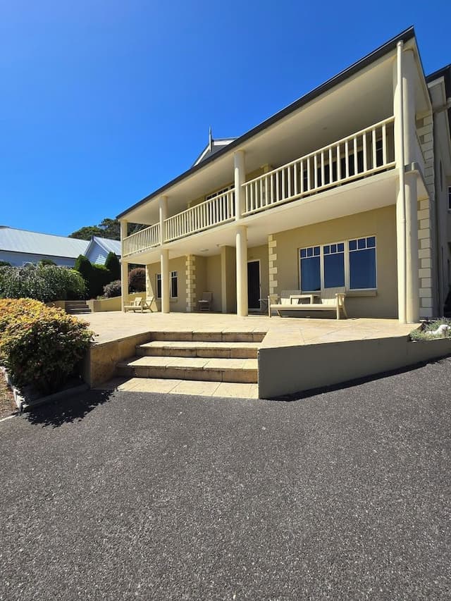 Premium Apartment, 1 King Bed, Bay View, Beachside