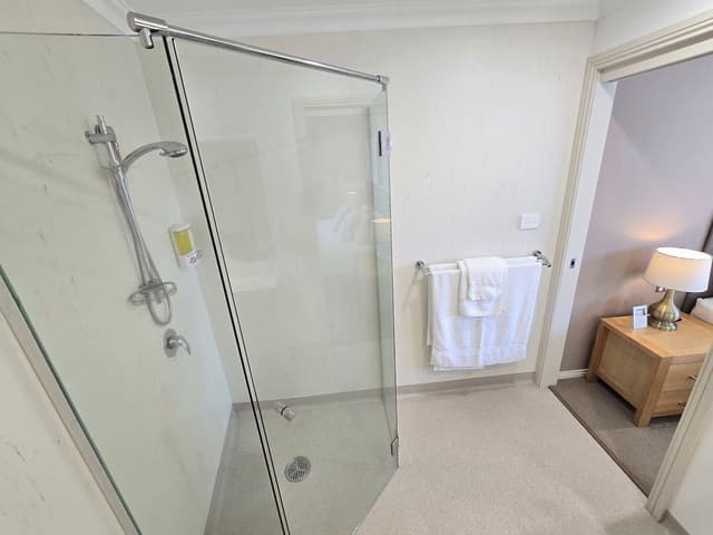 Premium Studio, 1 King Bed, Bay View, Beachside