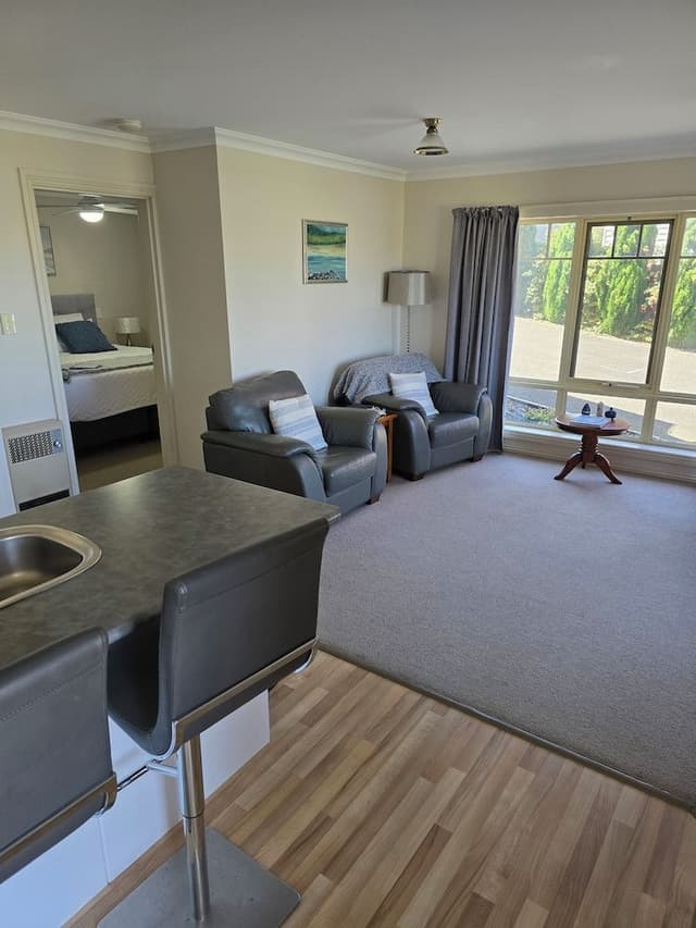 Premium Apartment, 1 King Bed, Bay View, Beachside