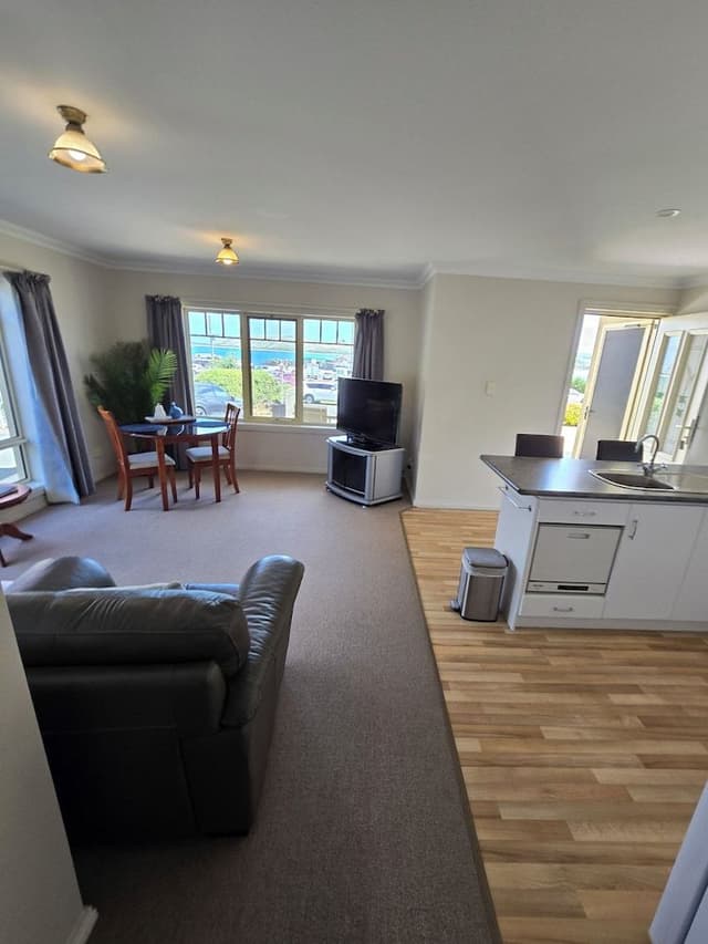 Premium Apartment, 1 King Bed, Bay View, Beachside