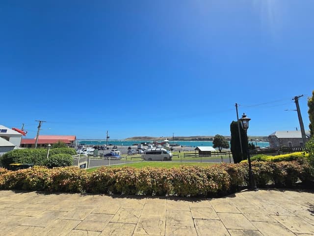 Premium Apartment, 1 King Bed, Bay View, Beachside