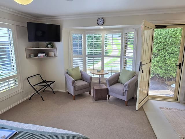 Premium Studio, 1 King Bed, Bay View, Beachside