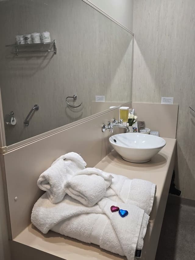 Premium Apartment, 1 King Bed, Bay View, Beachside