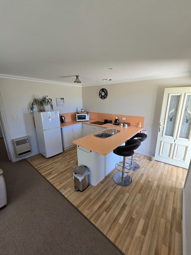Premium Apartment, 1 King Bed, Bay View, Beachside
