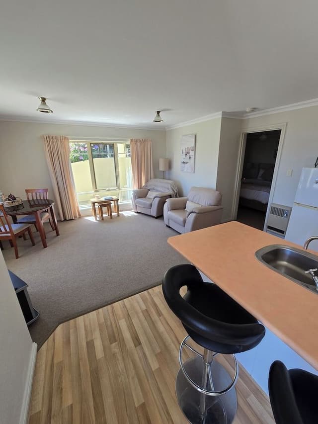Premium Apartment, 1 King Bed, Bay View, Beachside