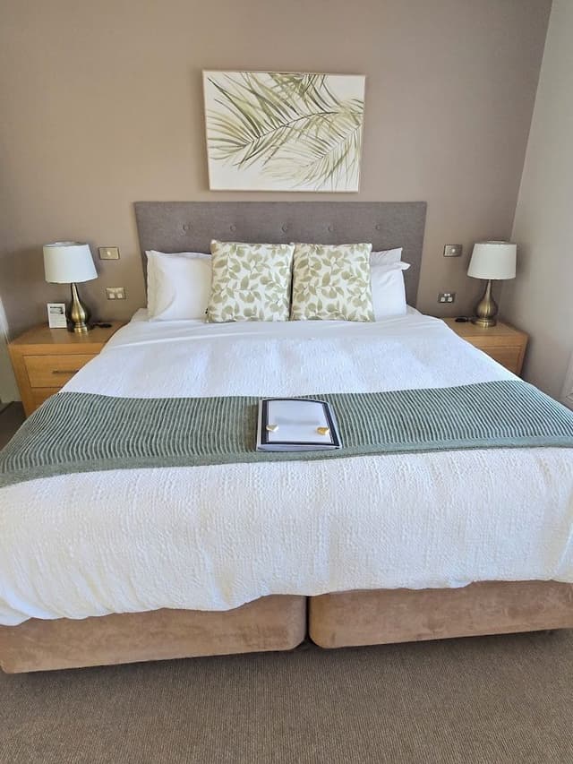 Premium Studio, 1 King Bed, Bay View, Beachside
